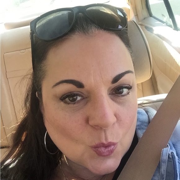 Meet your Posher, Christina - Picture 6 of 12